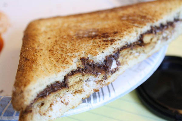 banaan chocopasta tosti