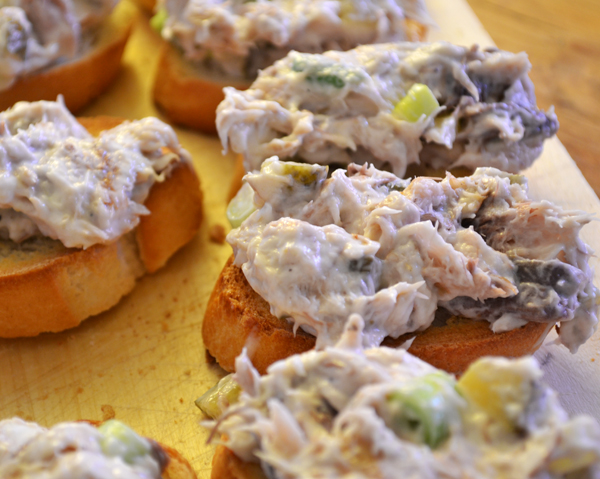 crostini met makreelsalade