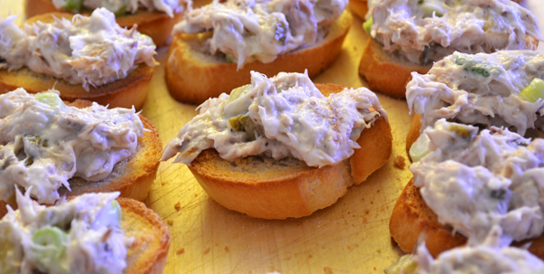 crostini met makreelsalade