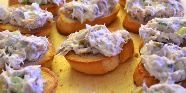 crostini met makreelsalade