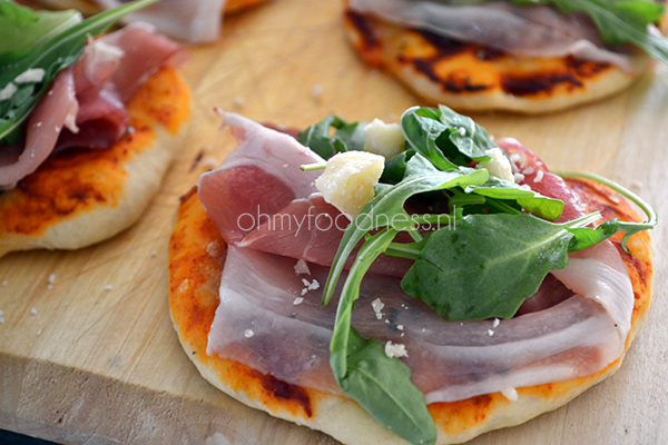 mini prosciutto pizza 