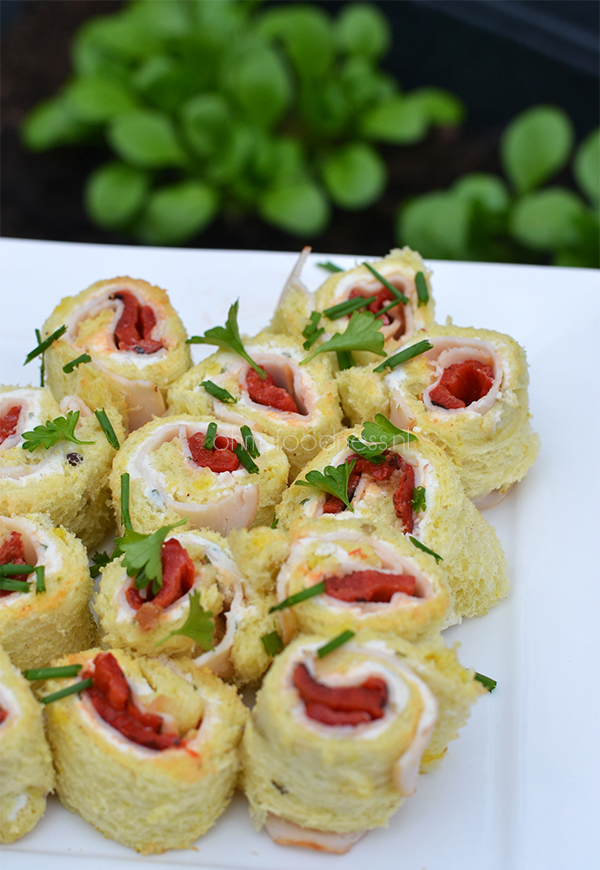 broodrolletjes met kipfilet en geroosterde paprika