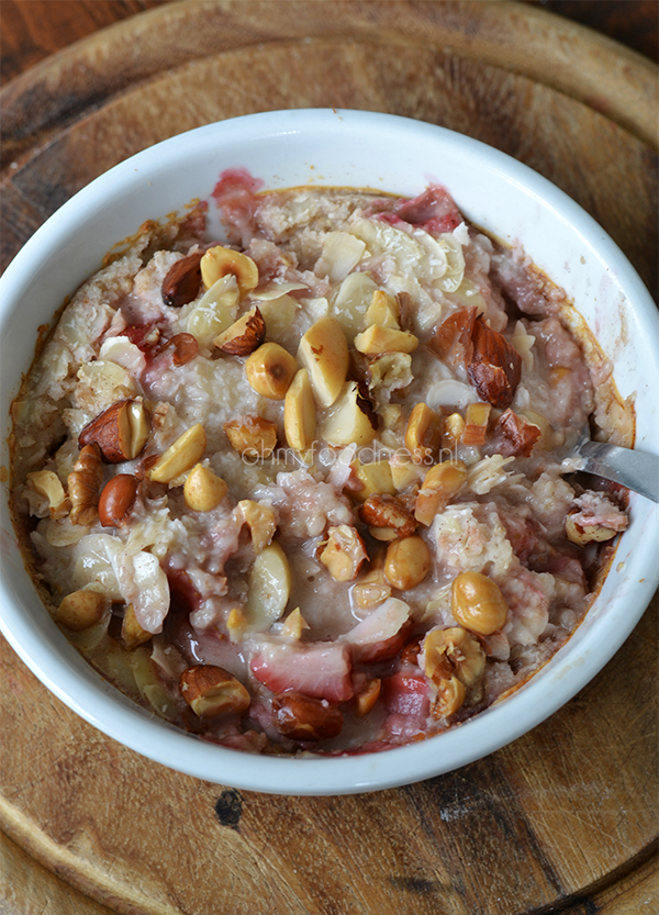 baked oats met kokos en aardbei 