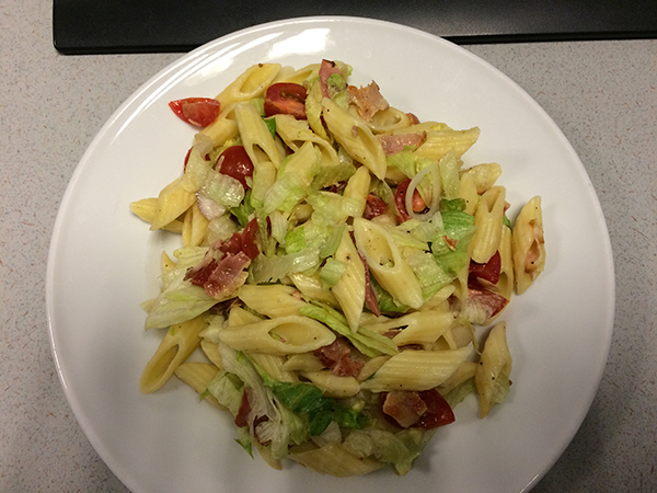 BLT pastasalade