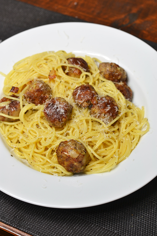 Truffel-/knoflookspaghetti met parmezaan balletjes