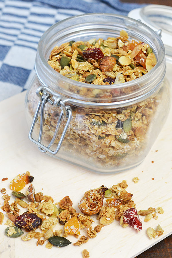 Granola met gedroogd fruit