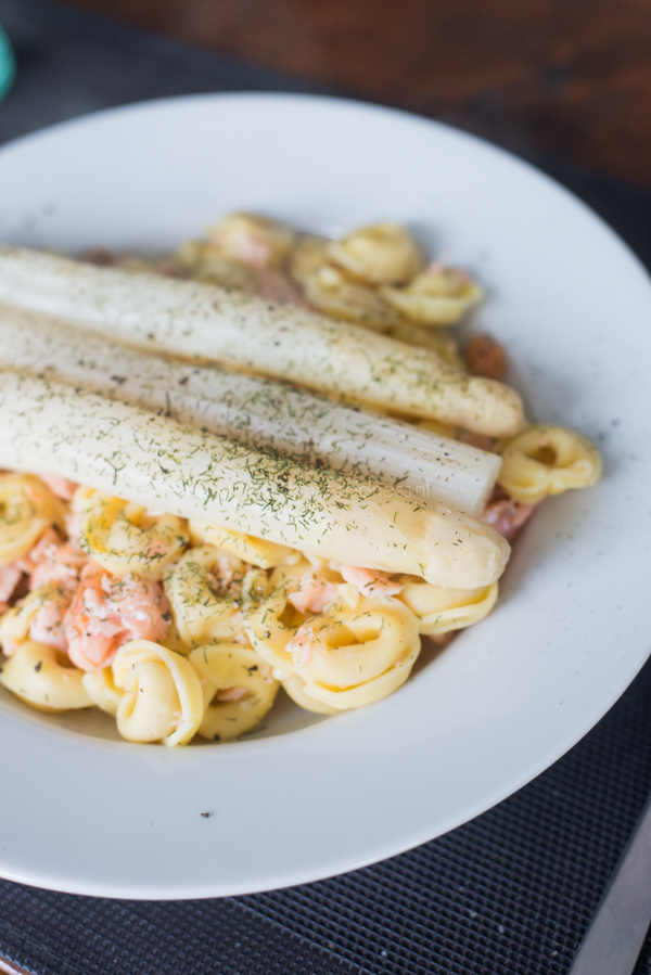 Tortellini met witte asperges