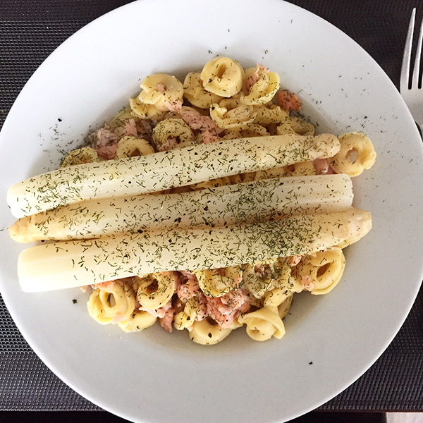 tortellini met witte asperges