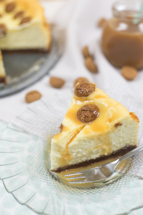 Kruidnotencheesecake met gezouten karamelsaus