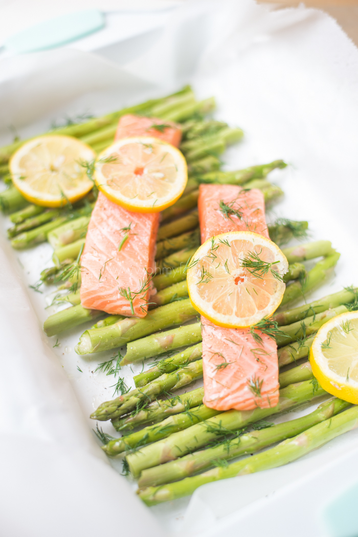 Zalm met groene asperges uit de oven