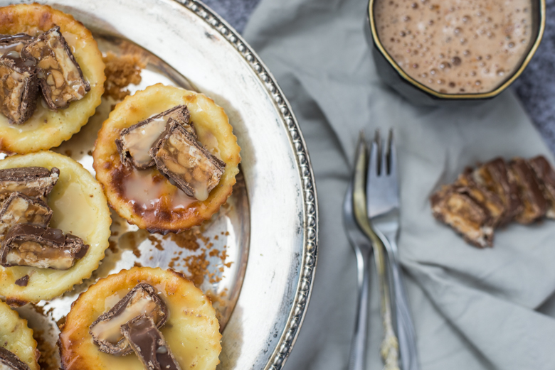 Mini Snickers Cheesecakes