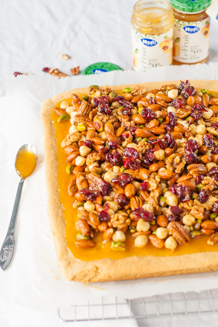 Noten plaatkoek met abrikozen