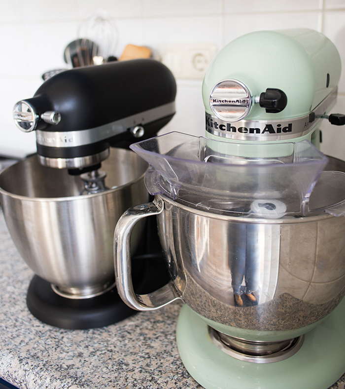 KitchenAid Mini vs Artisan