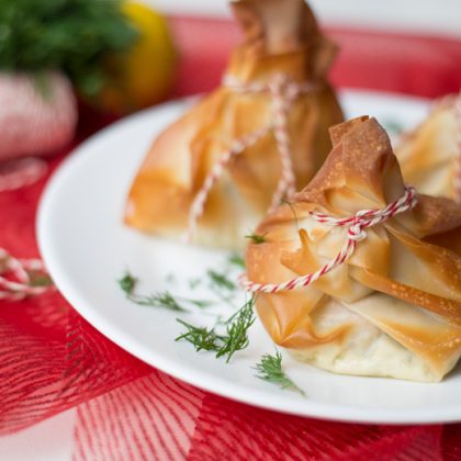 Zalmbuideltjes met dillecrème