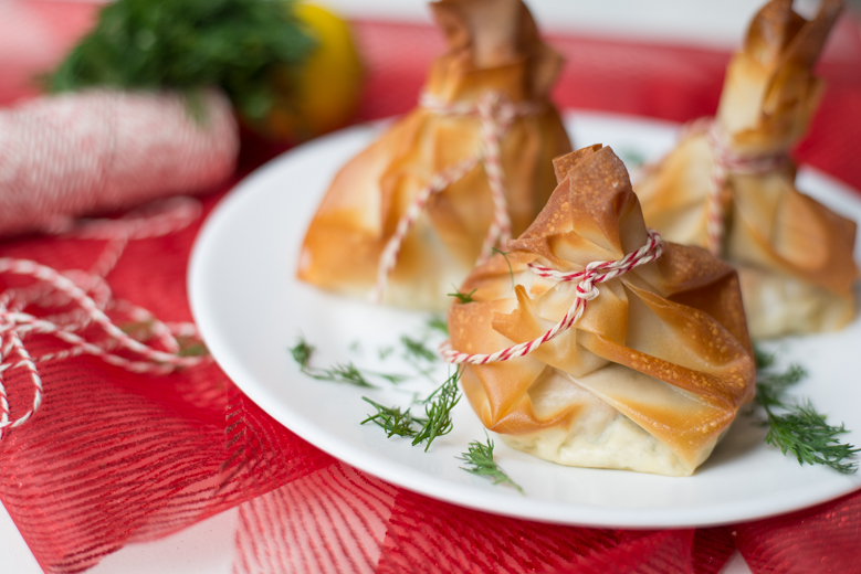 Zalmbuideltjes met dillecrème