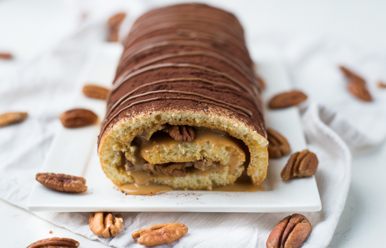 Pecan Pie Cakerol