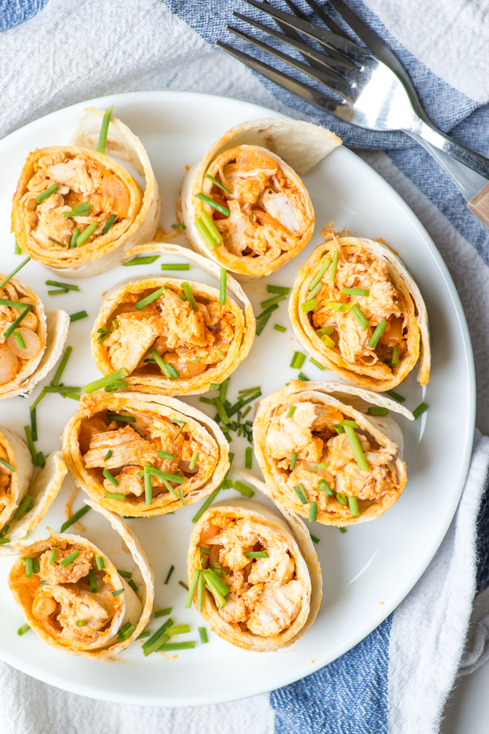 Buffalo chicken wraprolletjes