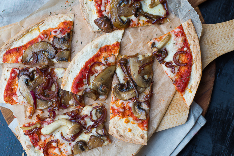 Tortizza funghi met zoete ui
