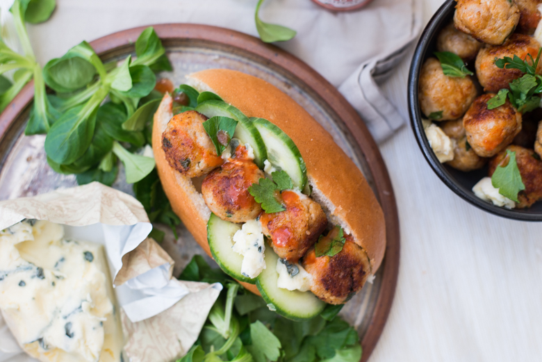 Buffalo meatball broodjes