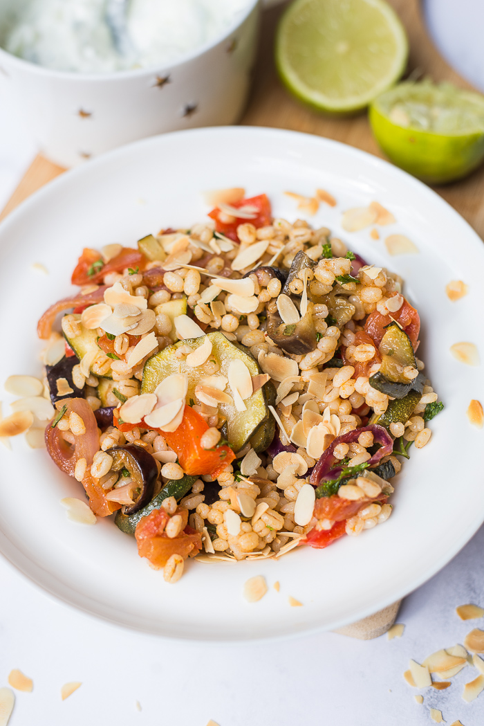 Salade van parelgort met gegrilde groenten