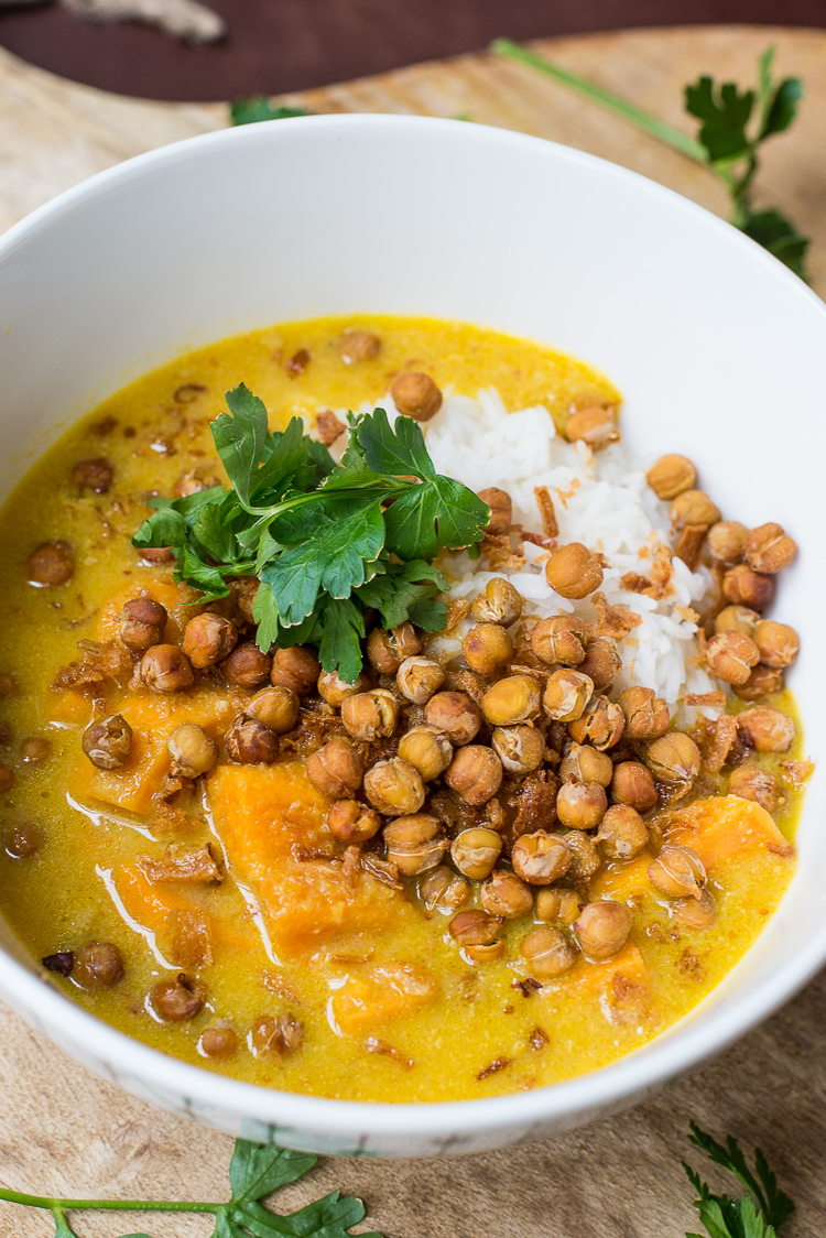 Zoete aardappelcurry met citroengras