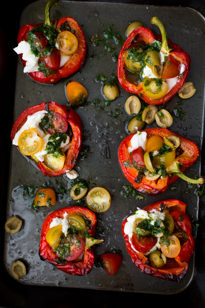 Paprika's uit de oven met ricotta en basilicumolie