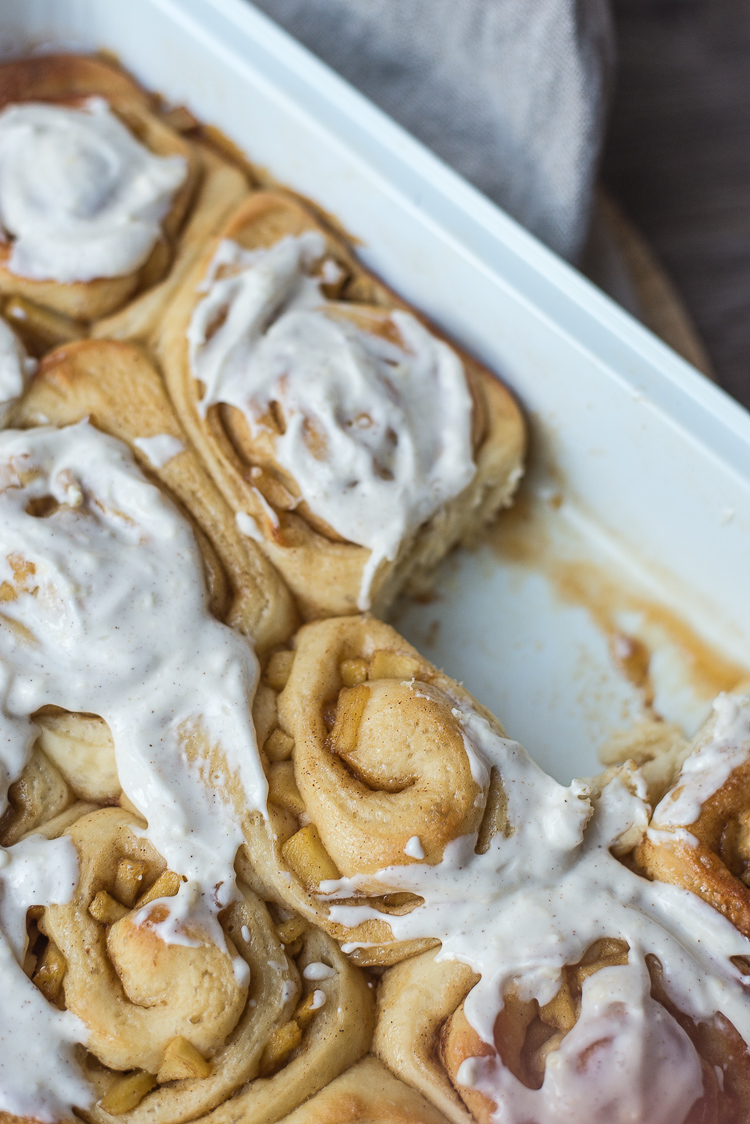 Cinnamonrolls met appel