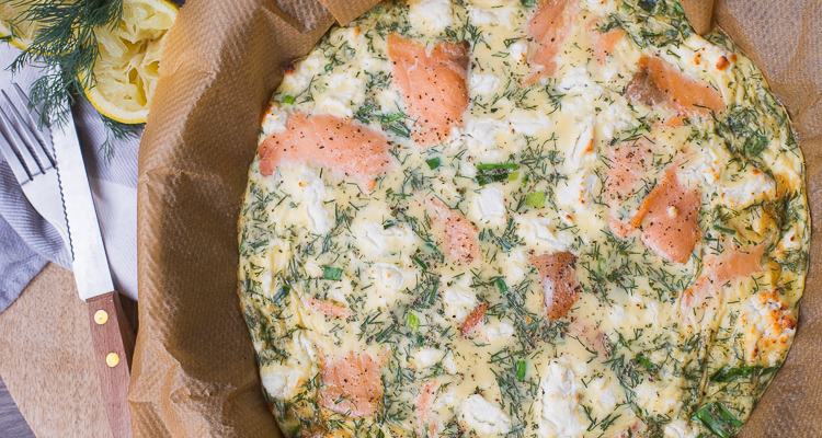 Frittata met gerookte zalm en geitenkaas