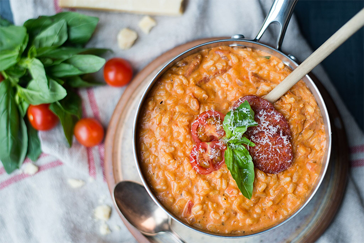 Tomatenrisotto met chorizo