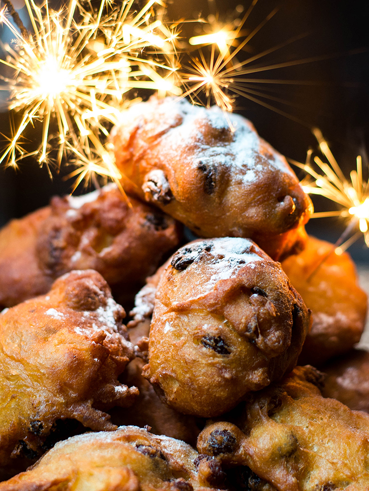 Oliebollen met appel en kaneel