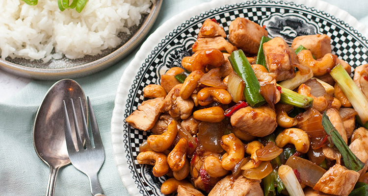 kip cashew uit reishonger - ohmyfoodness