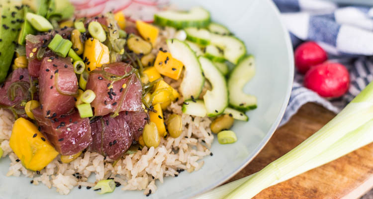 Pokebowl met tonijn en mango