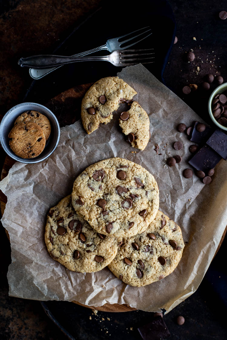 Vegan chocolate chip cookies