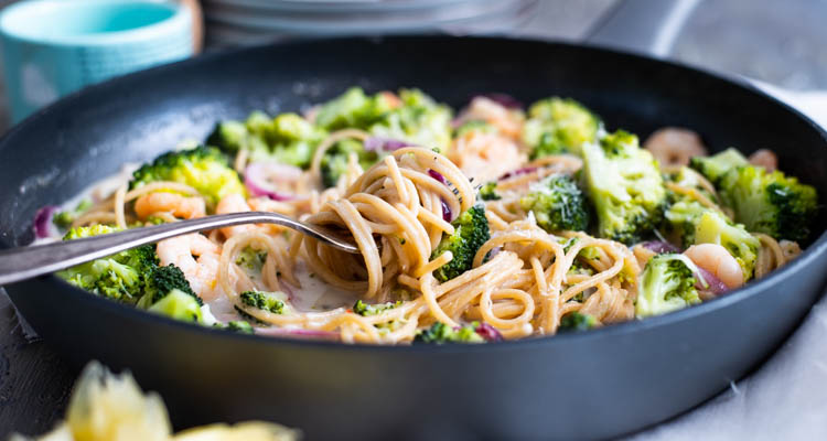 Citroenspaghetti met knoflookgarnalen en broccoli