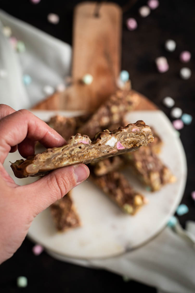 Karamelrepen met stroopwafel en marshmallows