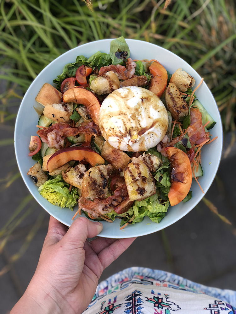 Zomersalade met nectarine en burrata