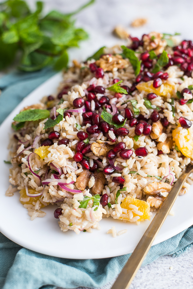 Rijstsalade met geitenkaas en granaatappel