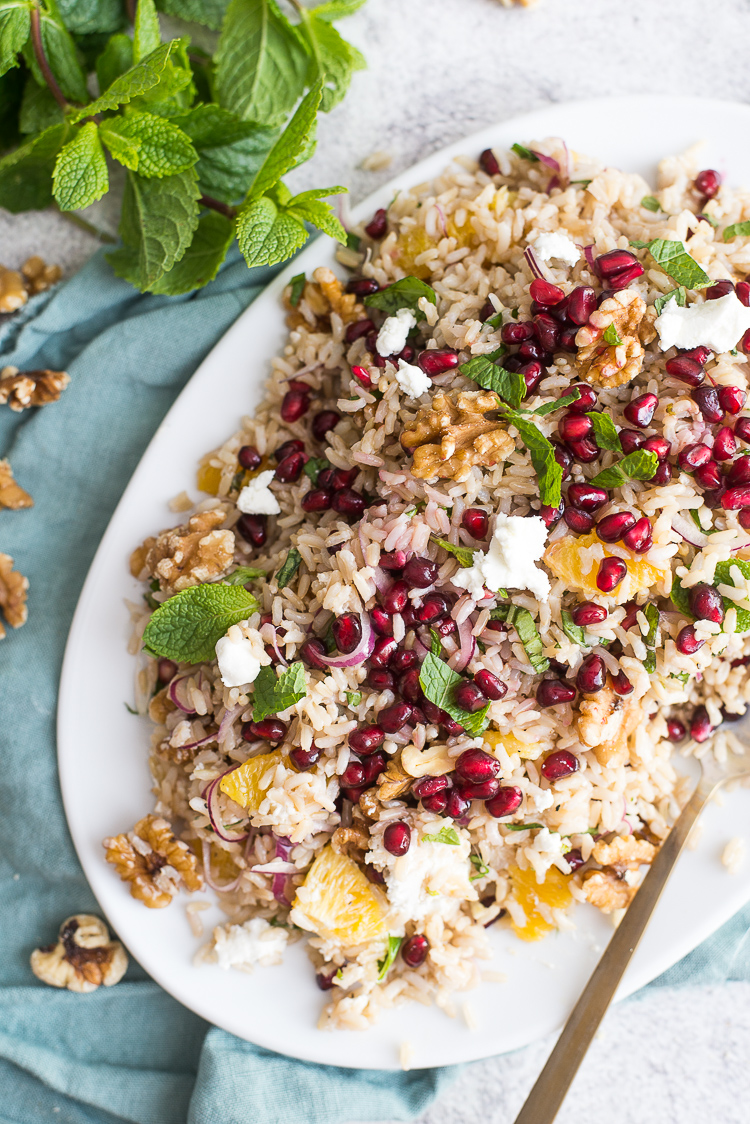 Rijstsalade met geitenkaas en granaatappel