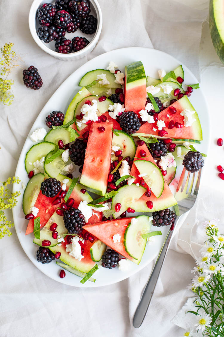 Watermeloensalade met bramen en feta