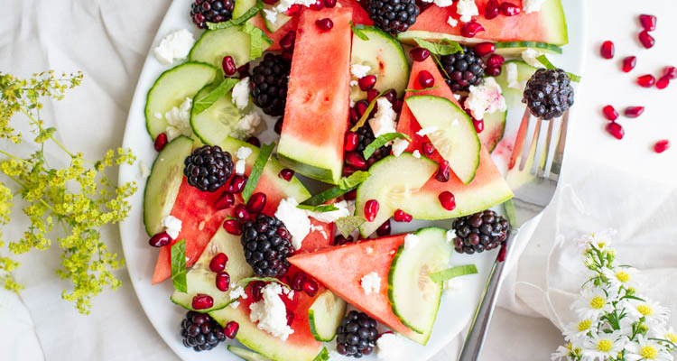 Watermeloensalade met bramen en feta