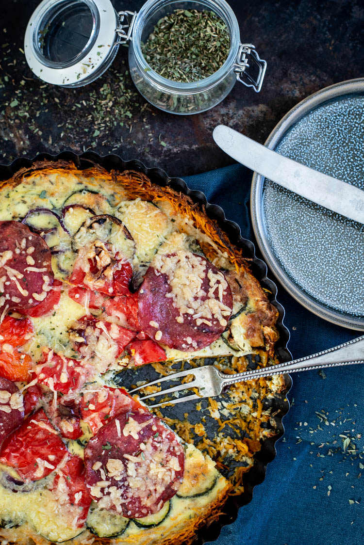 Quiche van zoete aardappel met gegrilde groenten