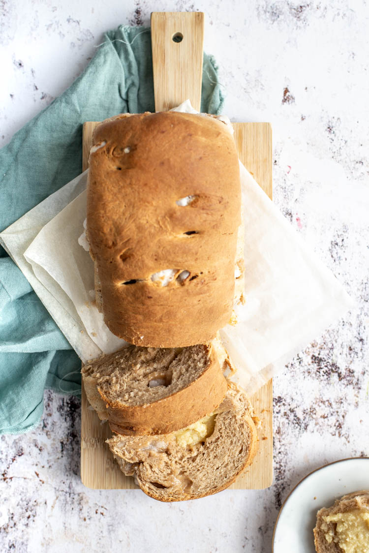 Suikerbrood met amandelspijs en speculaaskruiden