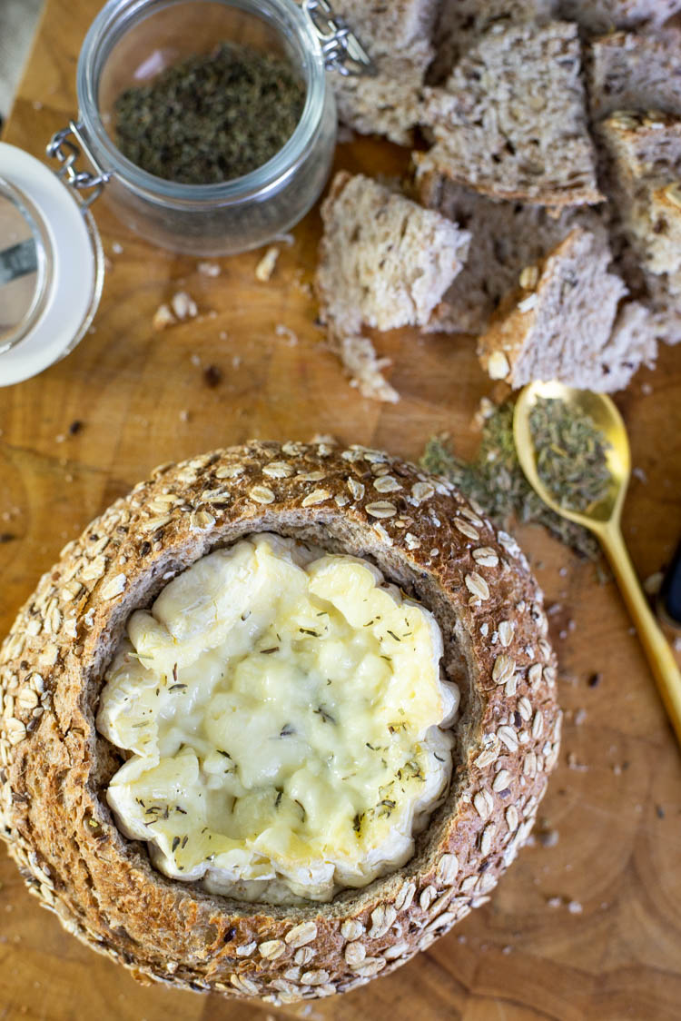 Camembert in brood