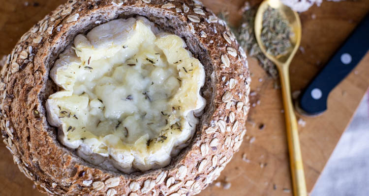 Camembert in brood
