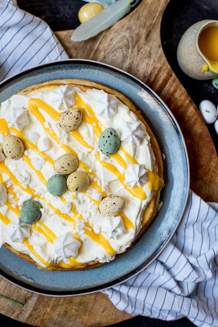 Advocaat-cheesecake met paaseitjes