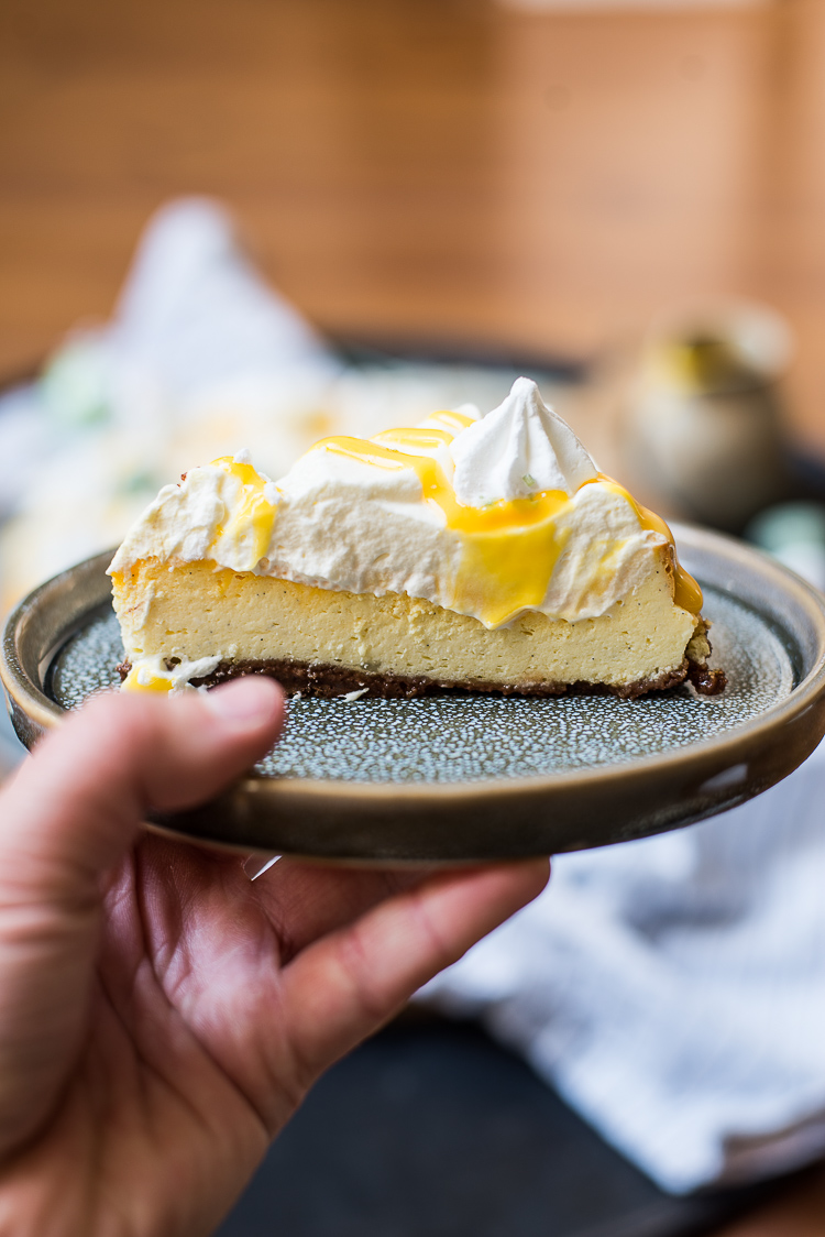 Advocaat-cheesecake met paaseitjes