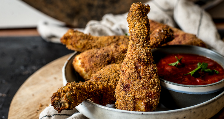 Krokante Bacon & Parmezaan drumsticks uit de oven