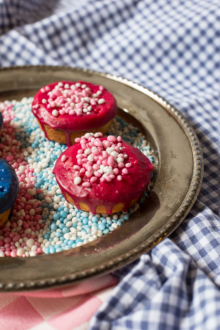 Blauwe/roze koeken met muisjes