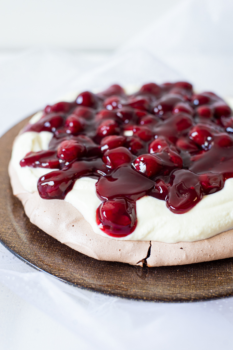 Chocoladepavlova met kersen