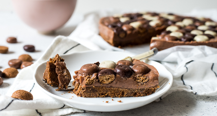 Kruidnotenfudgetaart